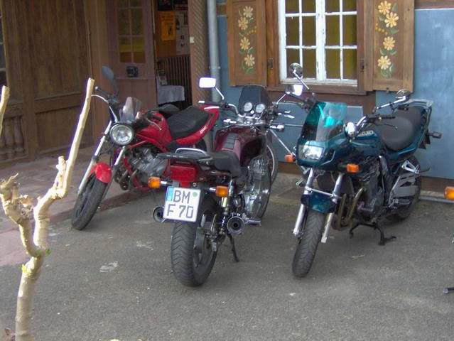 Drei Mopeds
